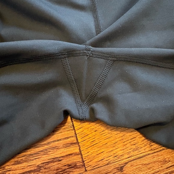 Wunder Under SmoothCover Tight with Pockets 25" - Picture 4 of 4